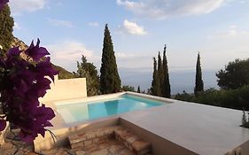 Les Villas De Qeparo
